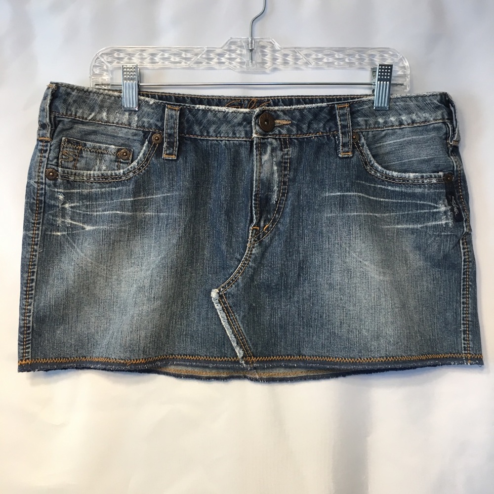 Silver Brand Short Distressed Jean Skirt Size 32
